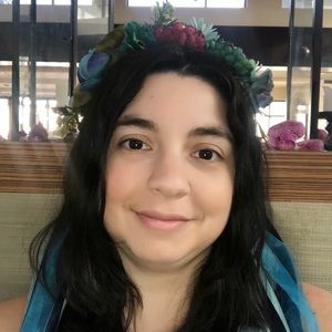 Meet your Posher, Simone